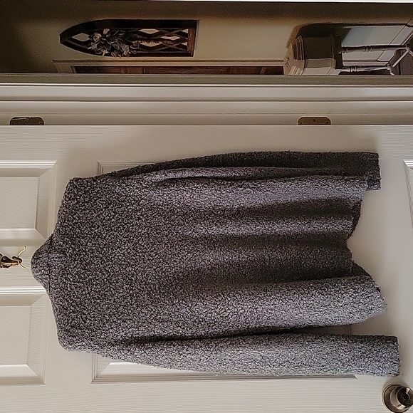 Ladies medium gray Loft sweater - Picture 3 of 3